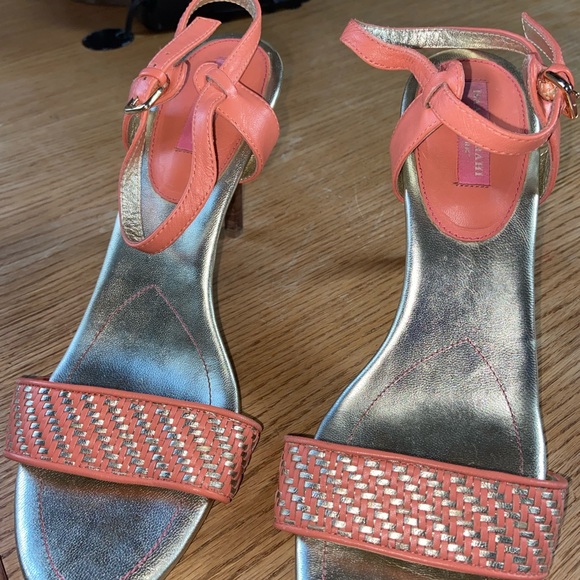 Spring heels - Picture 2 of 5